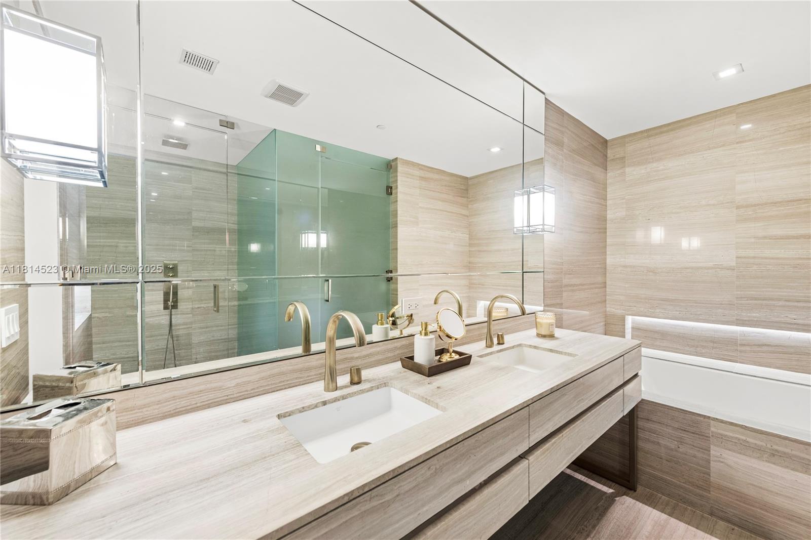 image Armani Residences11