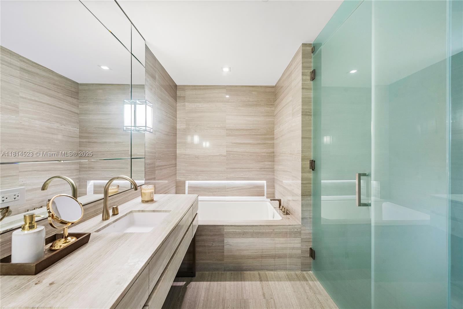 image Armani Residences12