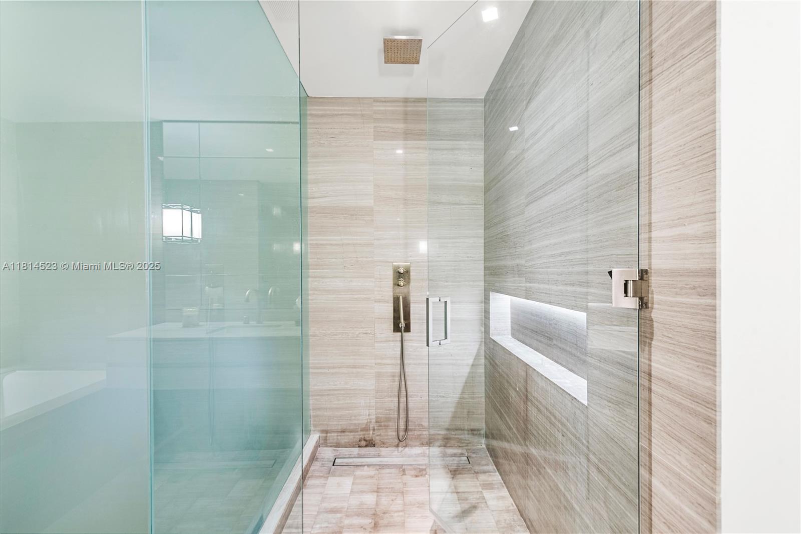 image Armani Residences13