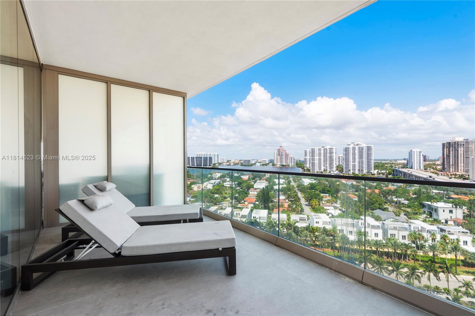 image Armani Residences25