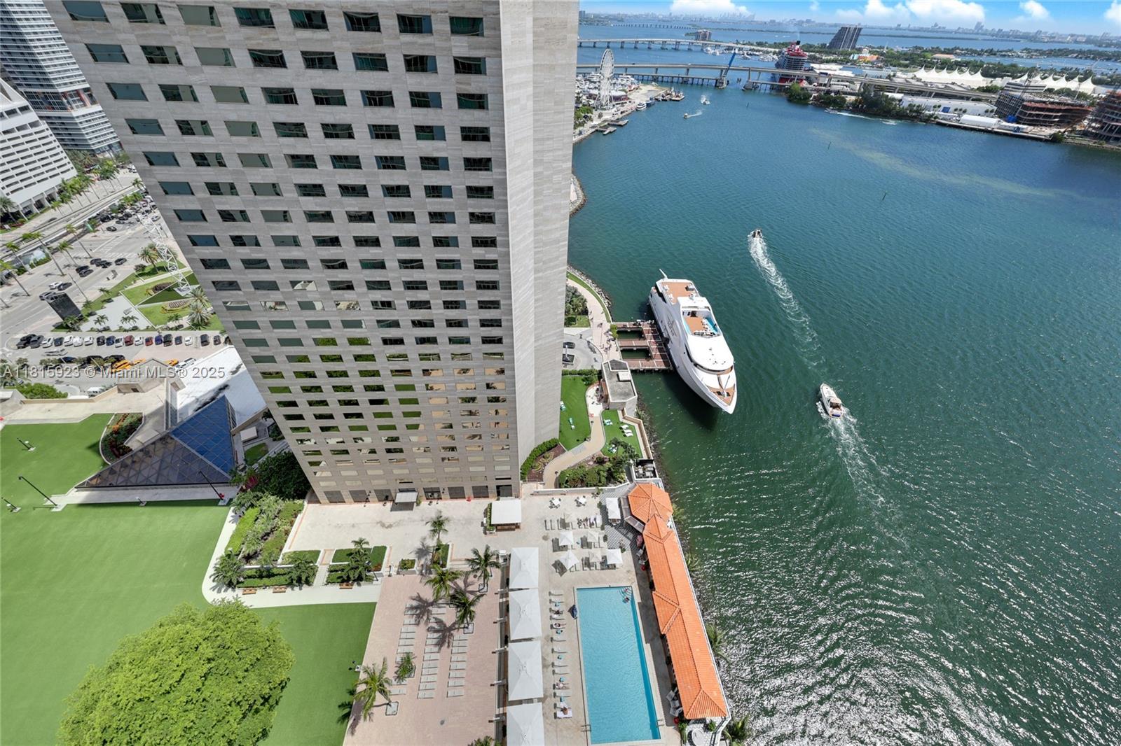 image One Miami East Condo8