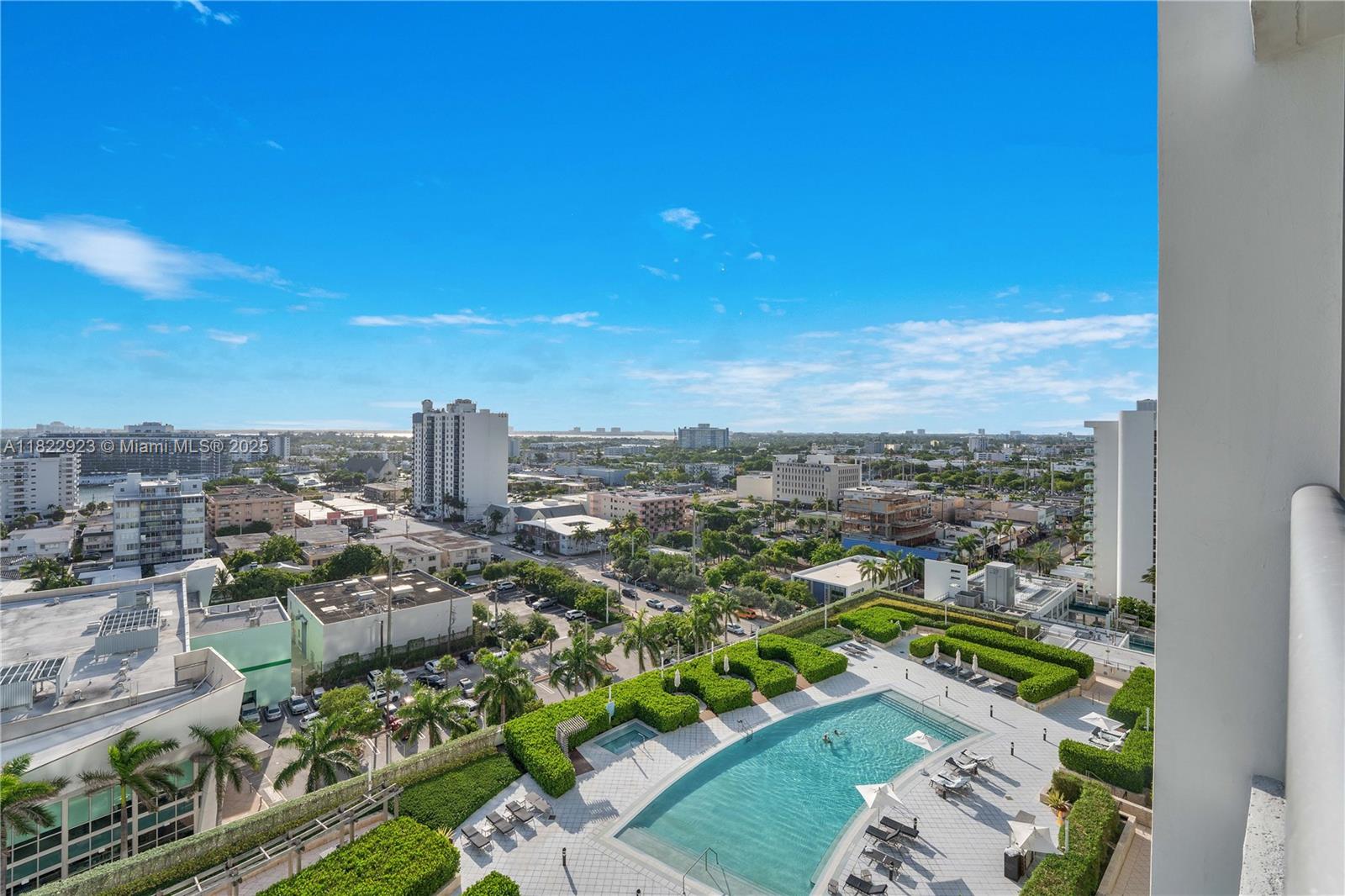 image Carillon Condo11