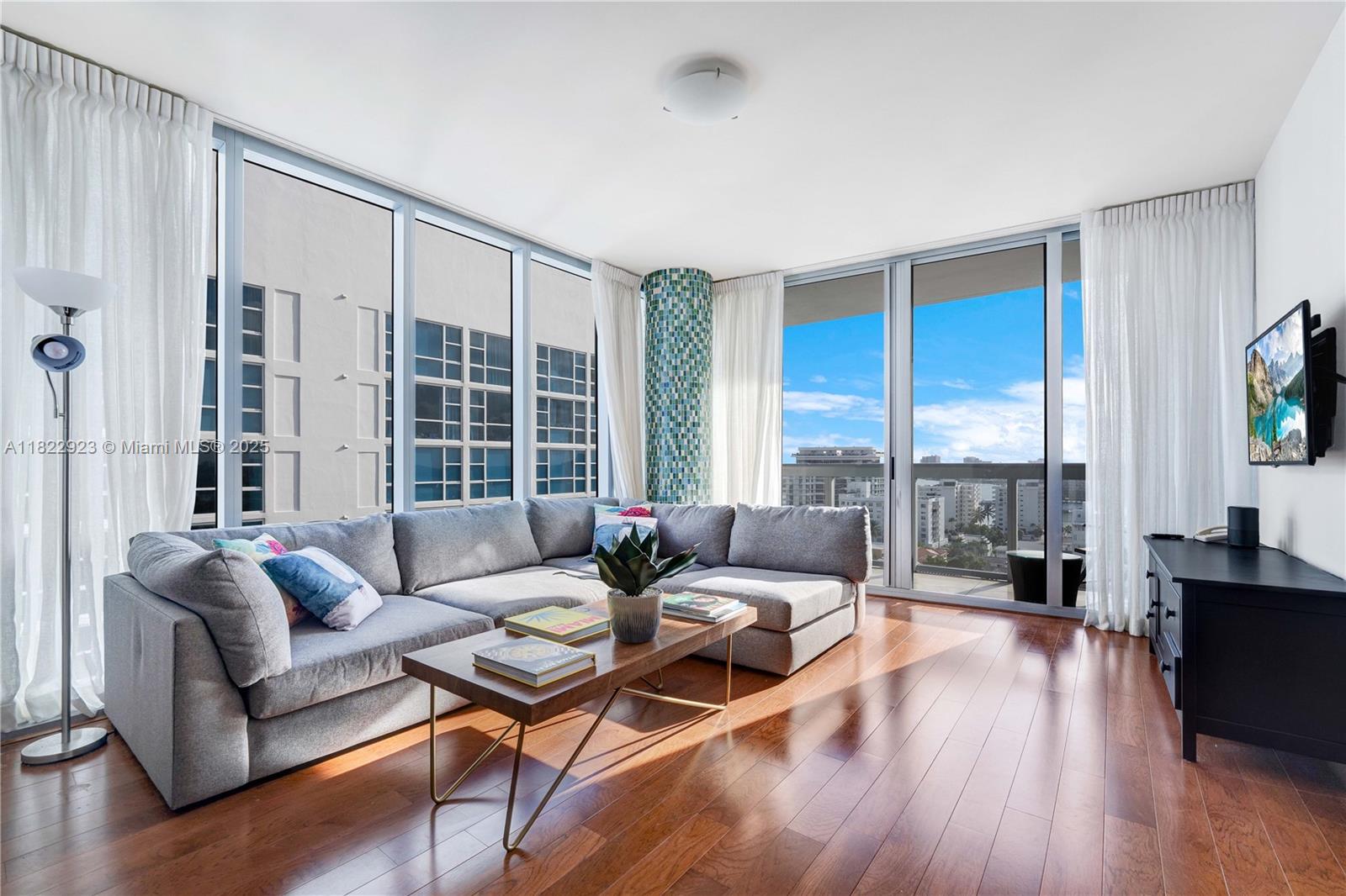 image Carillon Condo3