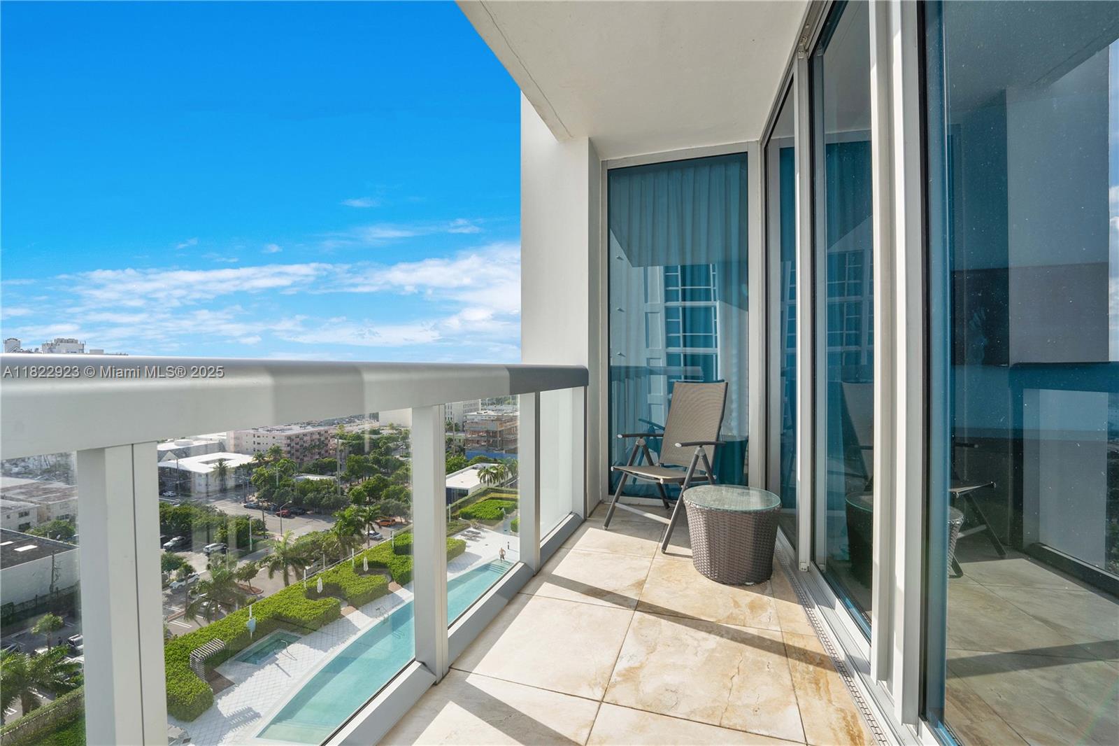 image Carillon Condo8