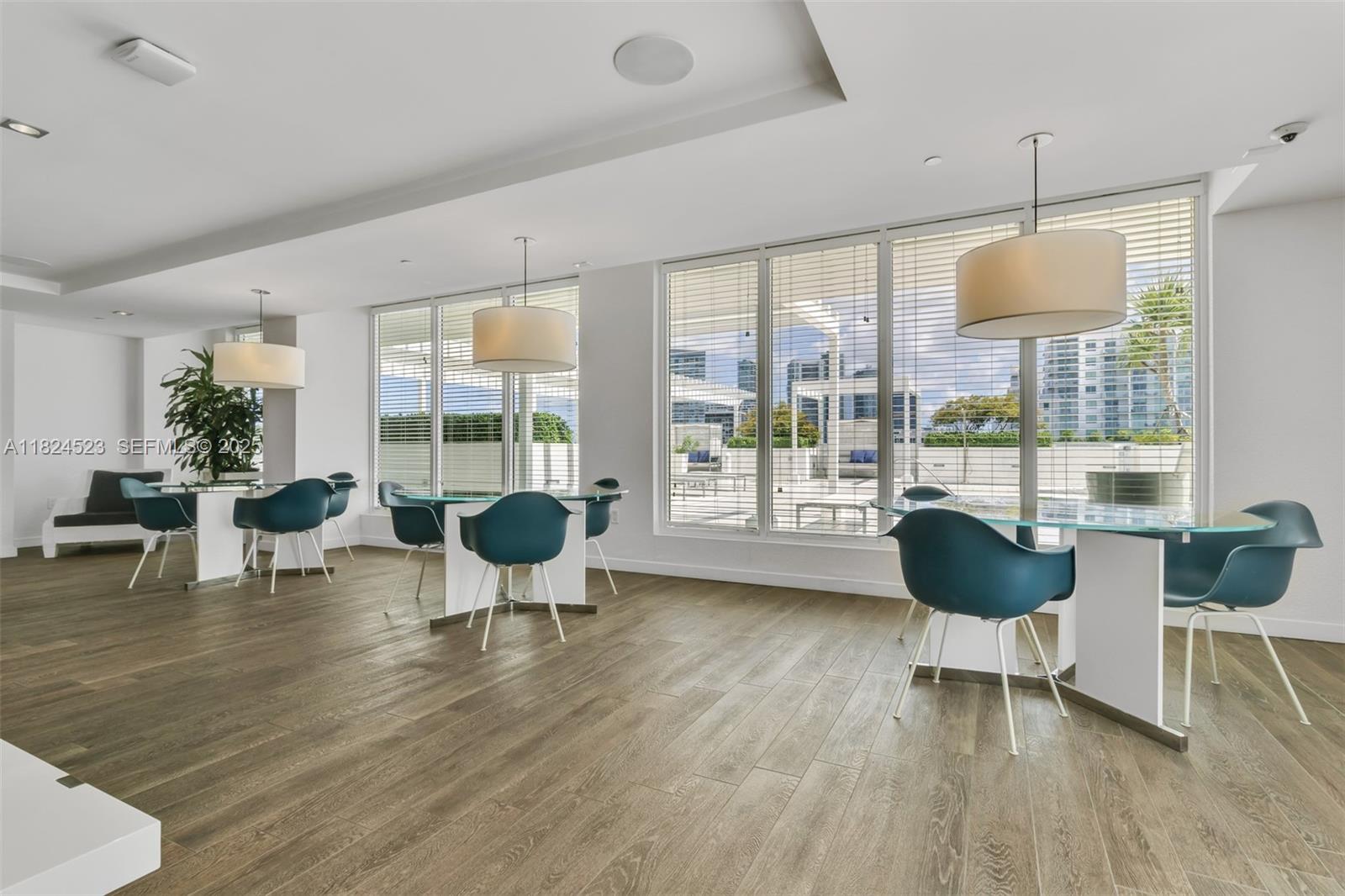 image 4250 Biscayne Boulevard C52