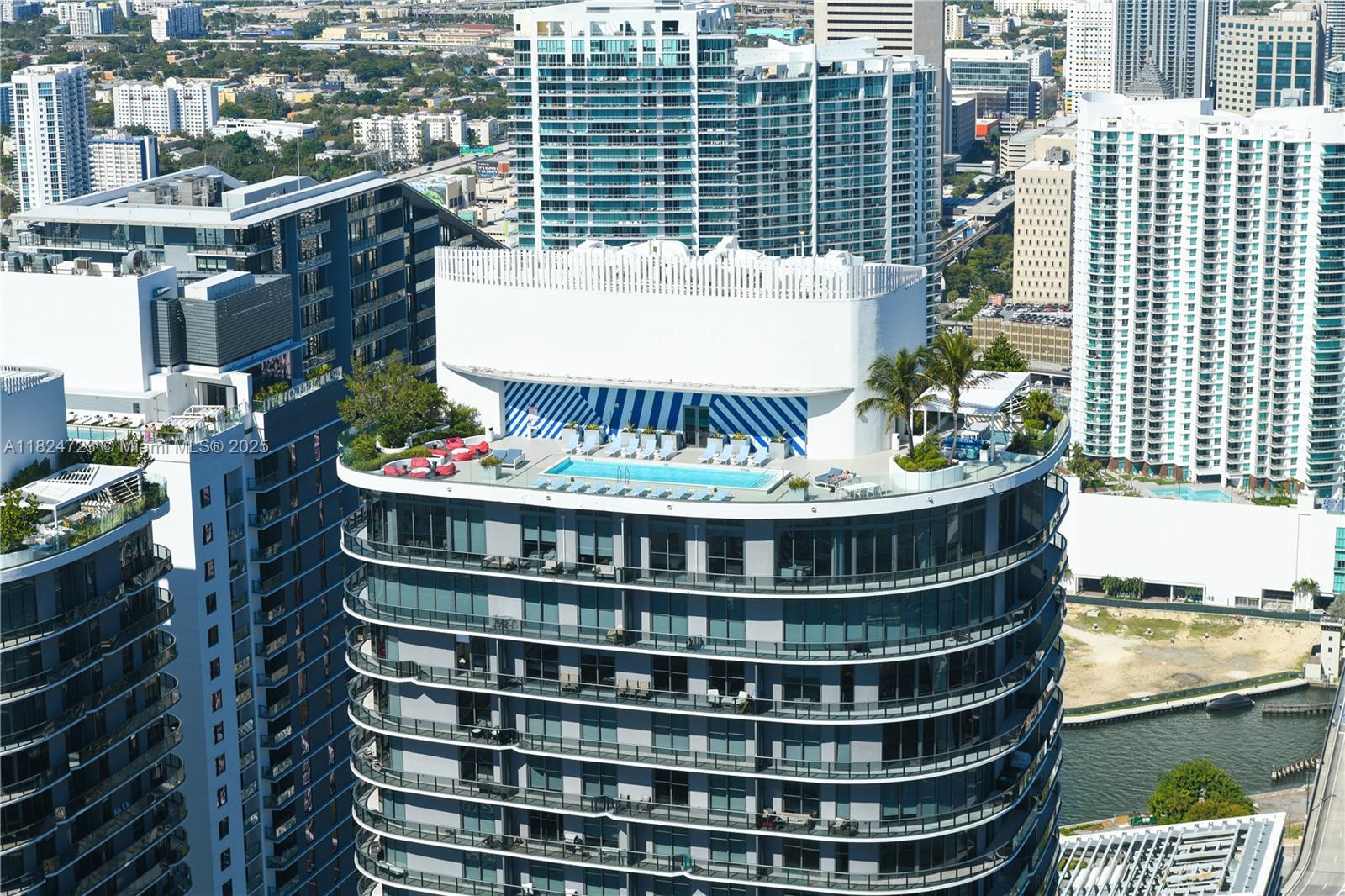 image Brickell Heights35
