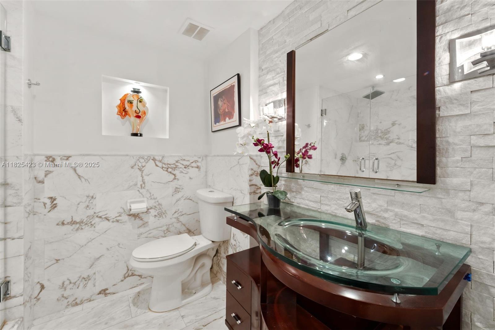 image Hamptons West Condo11