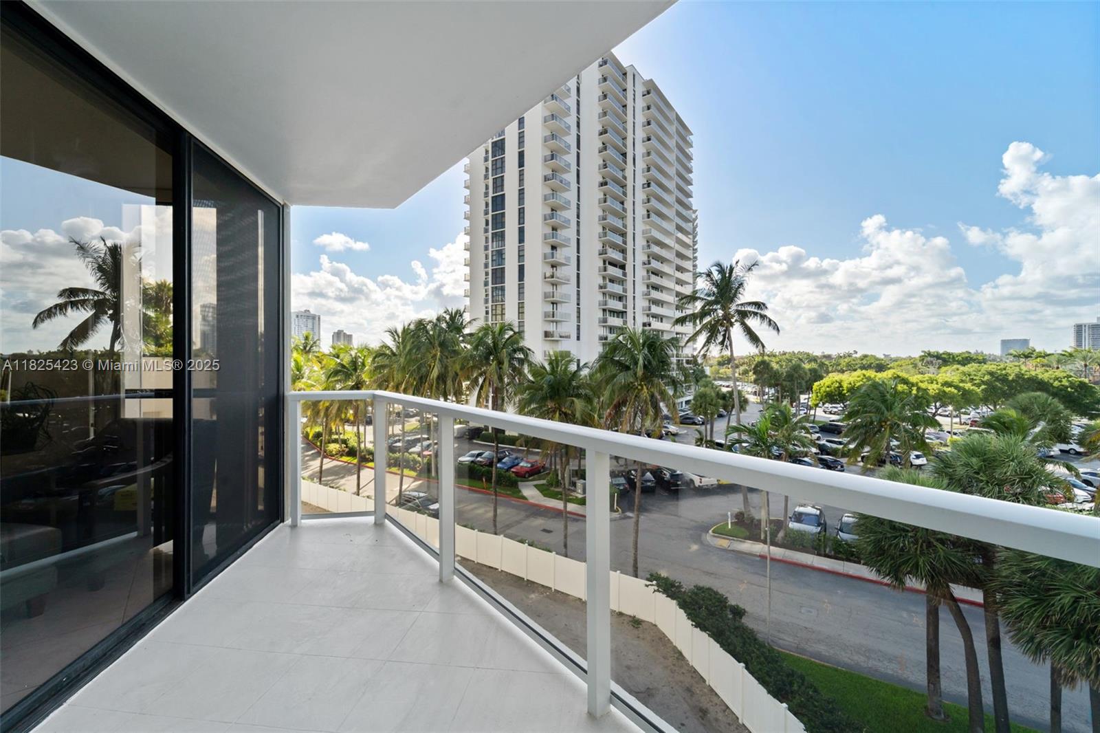 image Hamptons West Condo14
