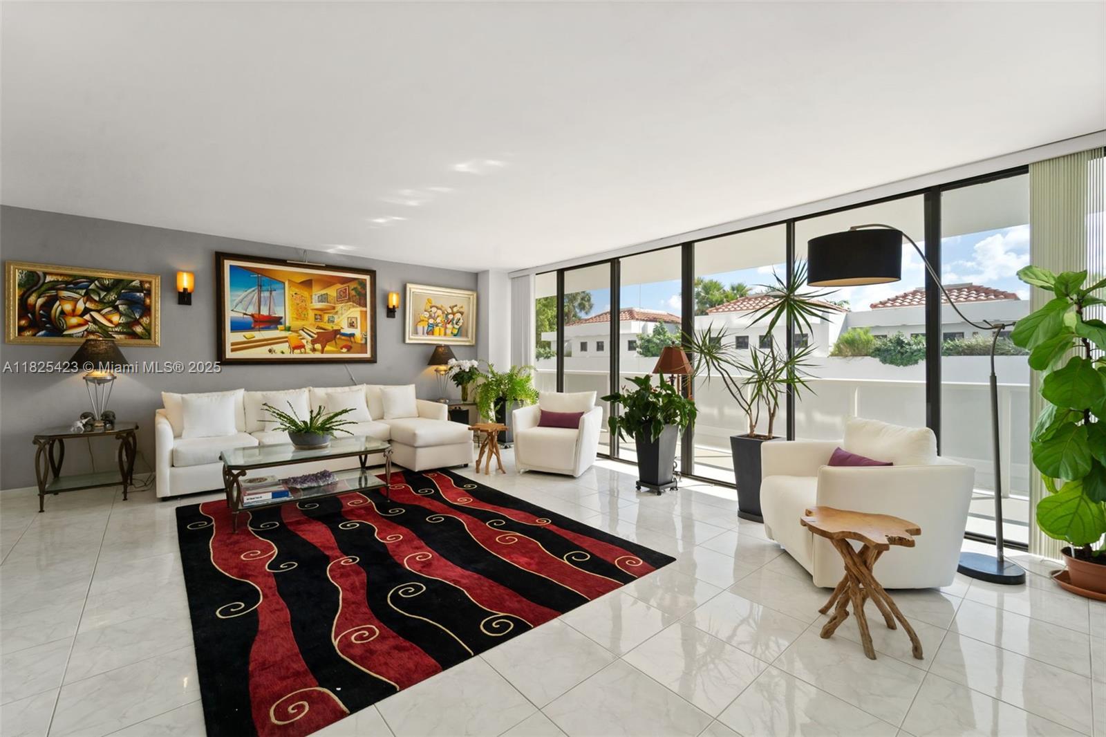 image Hamptons West Condo2