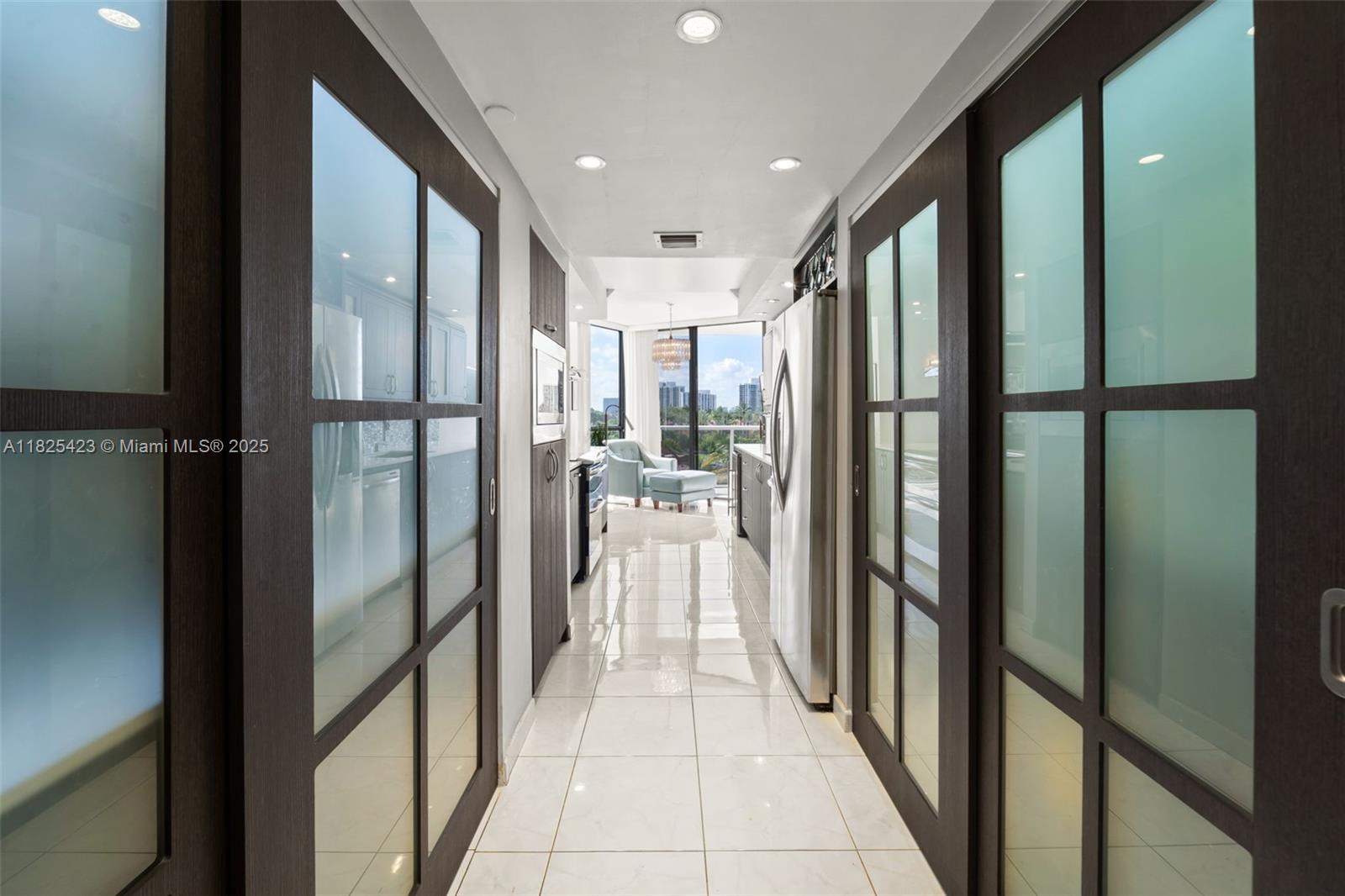 image Hamptons West Condo5