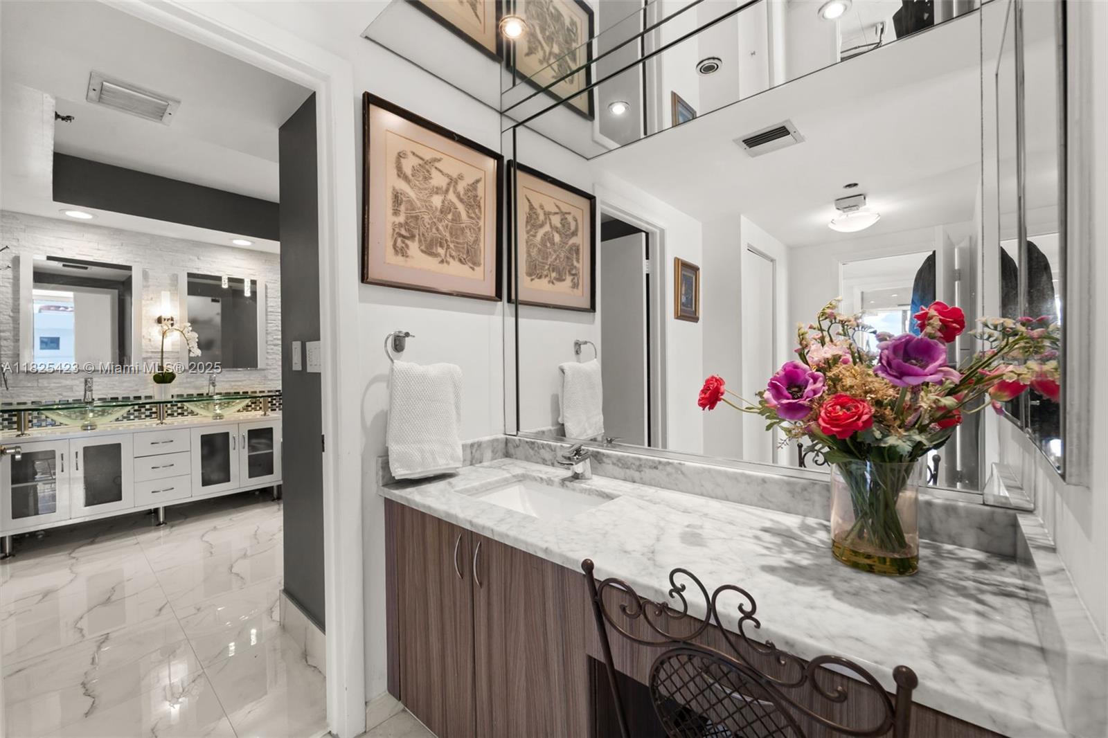 image Hamptons West Condo8