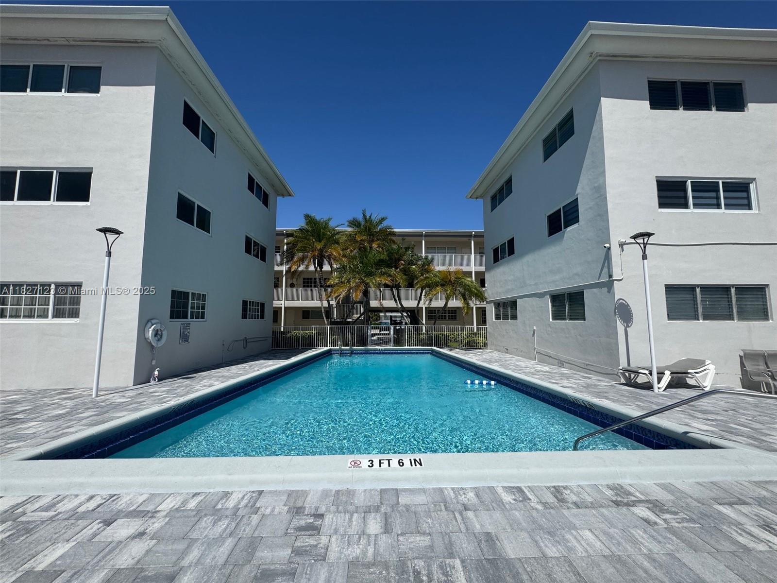 462 Golden Isles Dr #308