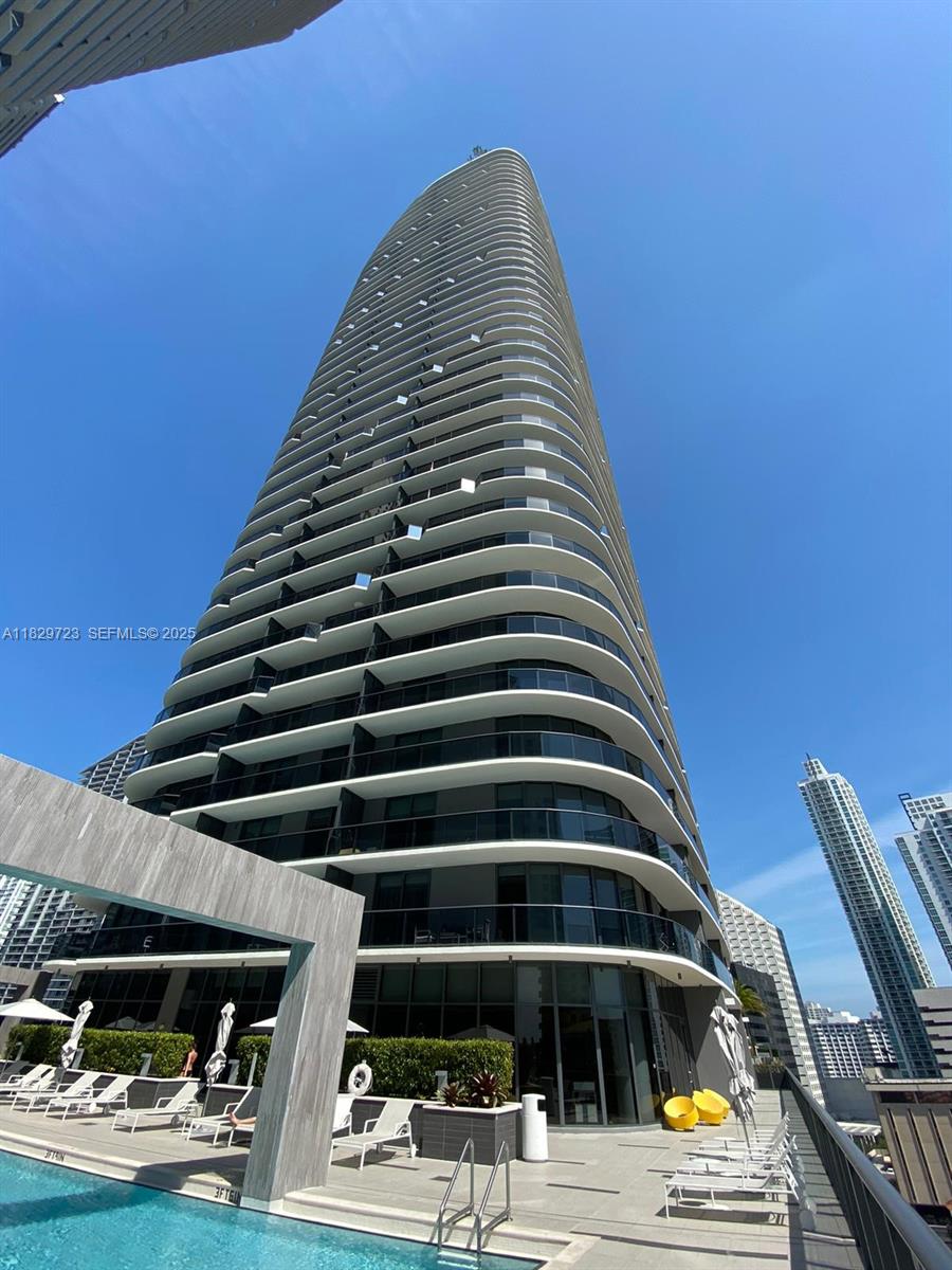 image Brickell Heights East23