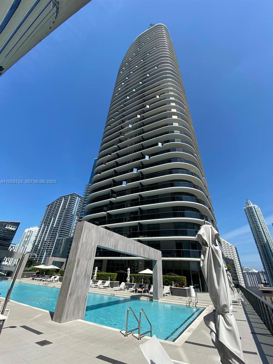 image Brickell Heights East24