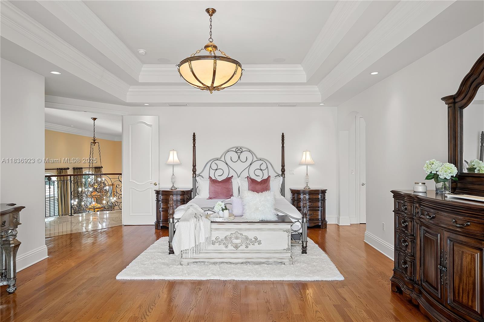 66 S Hibiscus Dr Miami Beach, FL 33139 66 S Hibiscus Dr Miami Beach, FL 33139