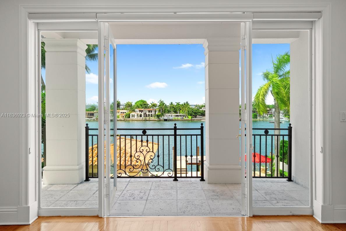 66 S Hibiscus Dr Miami Beach, FL 33139 66 S Hibiscus Dr Miami Beach, FL 33139