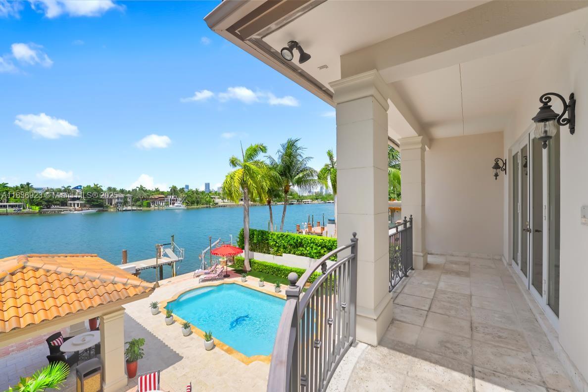 66 S Hibiscus Dr Miami Beach, FL 33139 66 S Hibiscus Dr Miami Beach, FL 33139