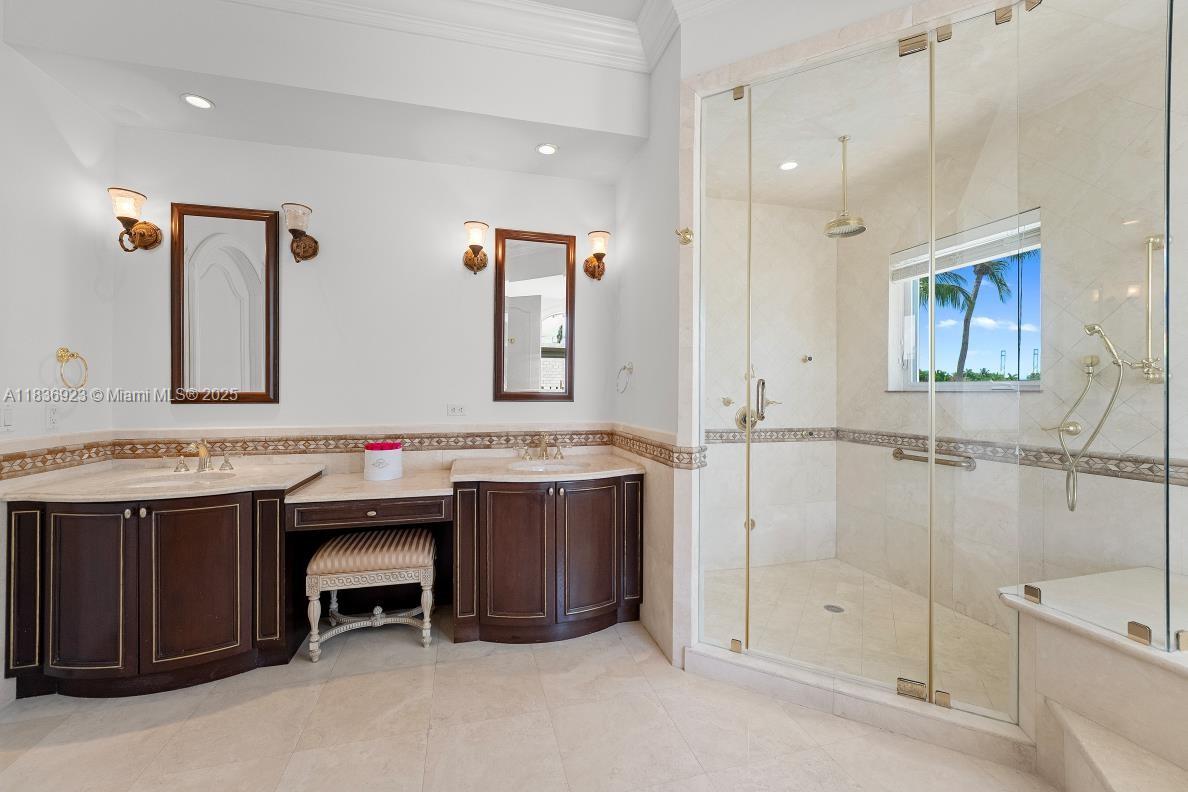 66 S Hibiscus Dr Miami Beach, FL 33139 66 S Hibiscus Dr Miami Beach, FL 33139