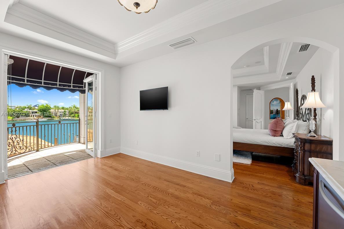 66 S Hibiscus Dr Miami Beach, FL 33139 66 S Hibiscus Dr Miami Beach, FL 33139