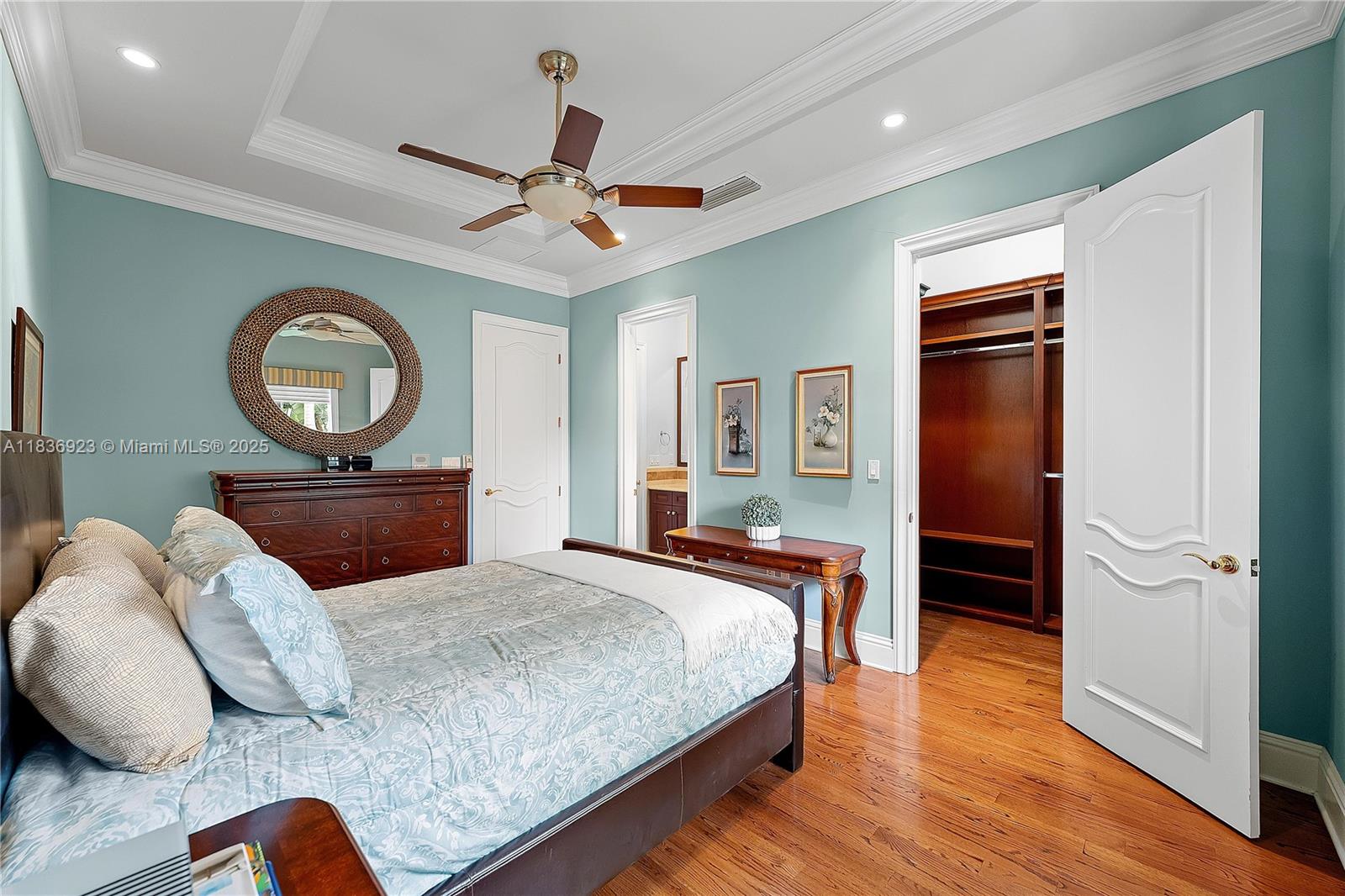 66 S Hibiscus Dr Miami Beach, FL 33139 66 S Hibiscus Dr Miami Beach, FL 33139
