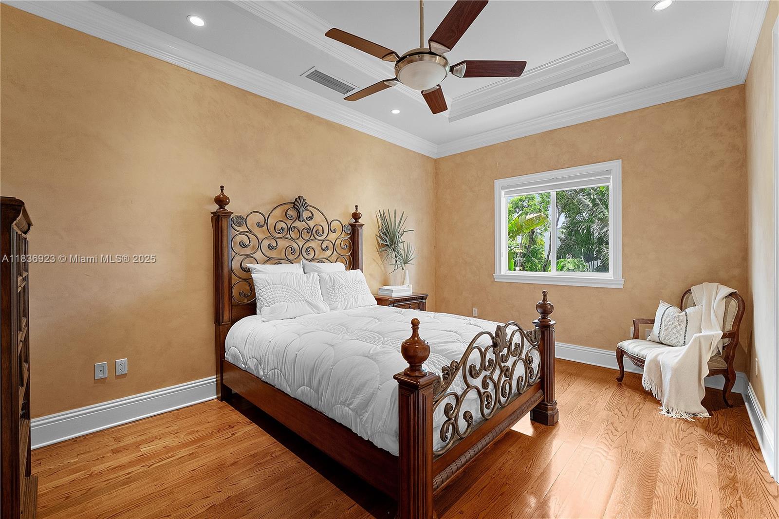 66 S Hibiscus Dr Miami Beach, FL 33139 66 S Hibiscus Dr Miami Beach, FL 33139