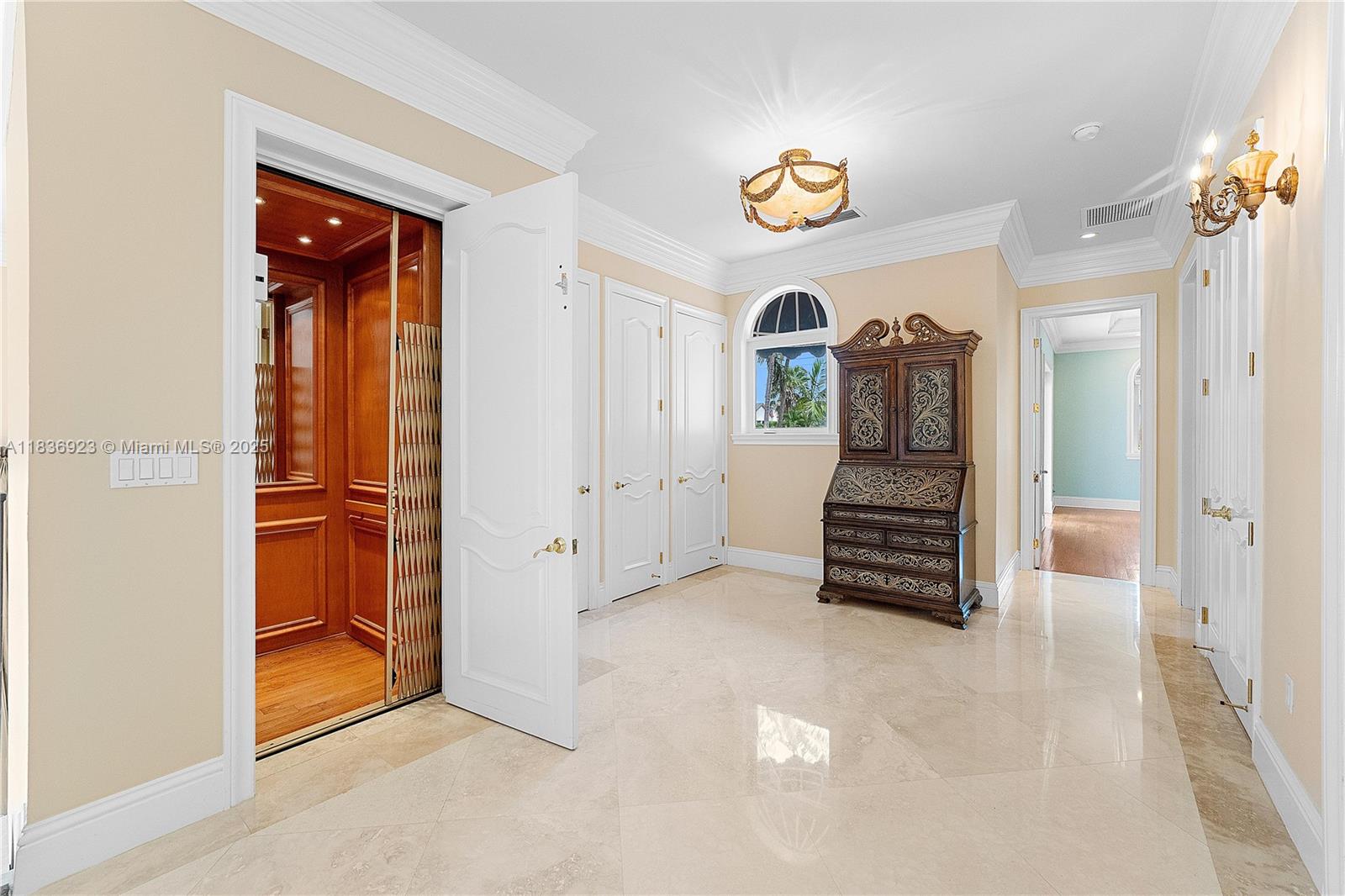 66 S Hibiscus Dr Miami Beach, FL 33139 66 S Hibiscus Dr Miami Beach, FL 33139