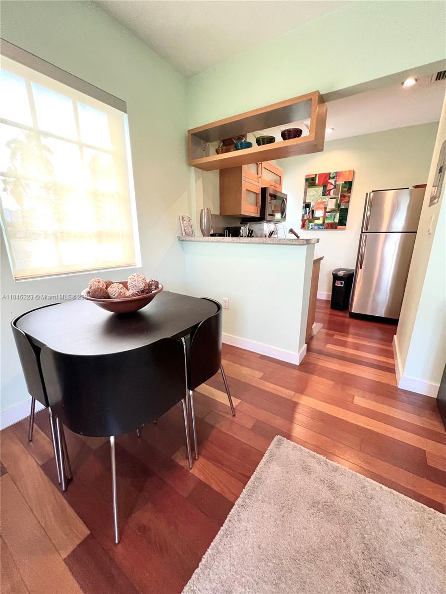 815 Euclid Ave #11
