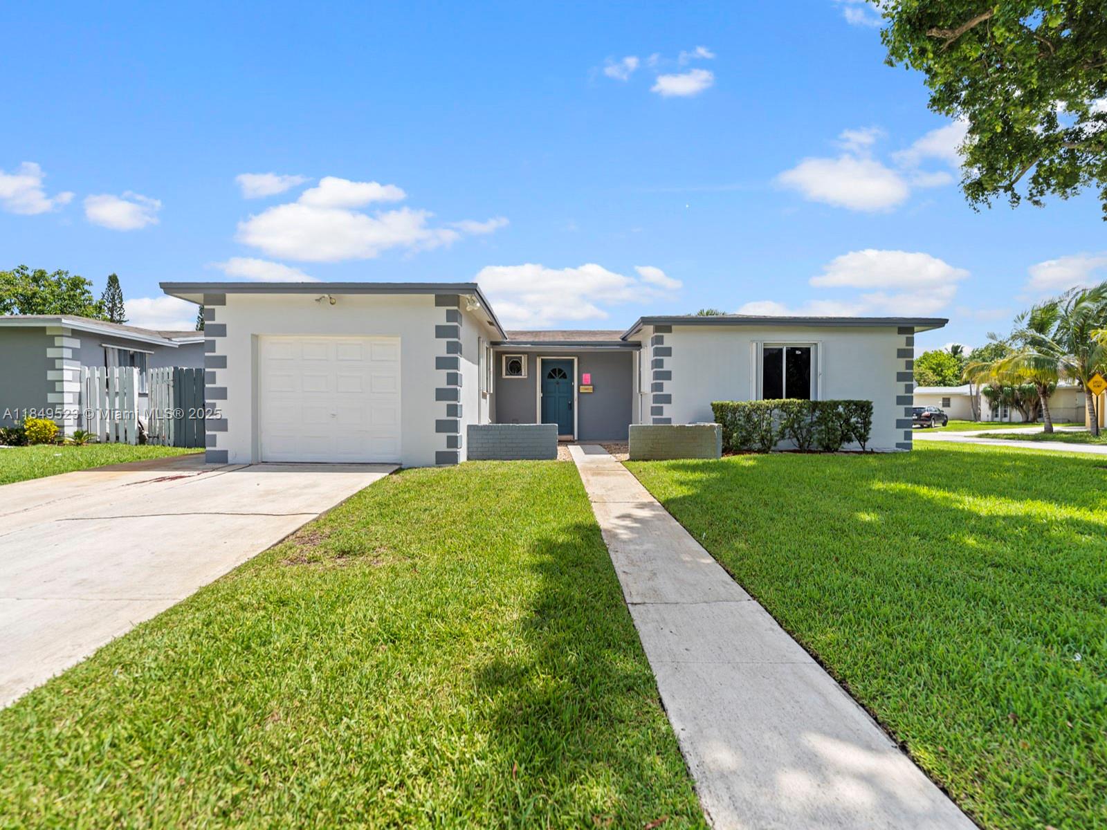 6572 SW 8th Ct