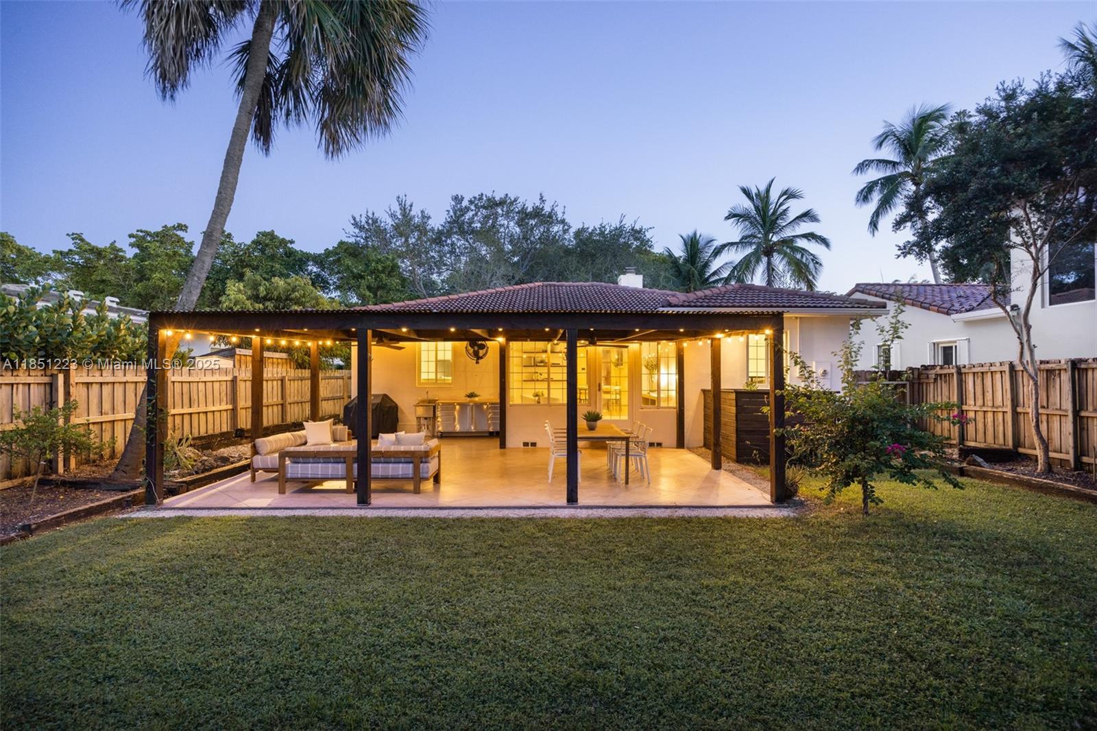 727 NE 76th St Miami, FL 33138