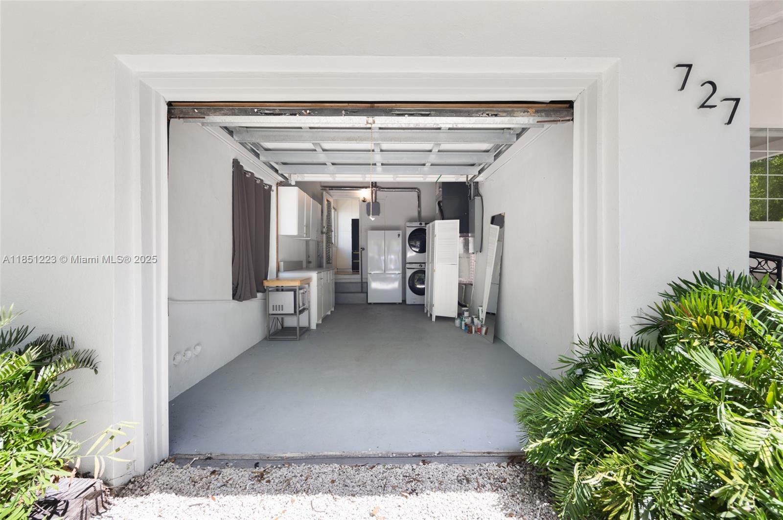 727 NE 76th St Miami, FL 33138