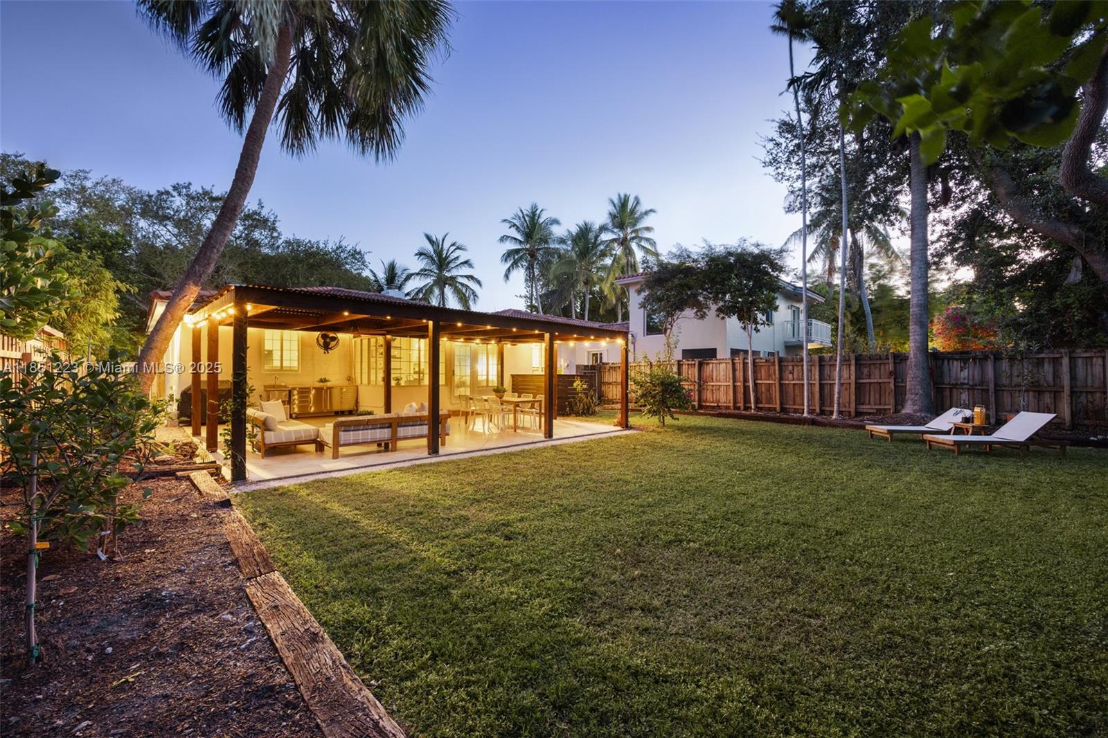 727 NE 76th St Miami, FL 33138