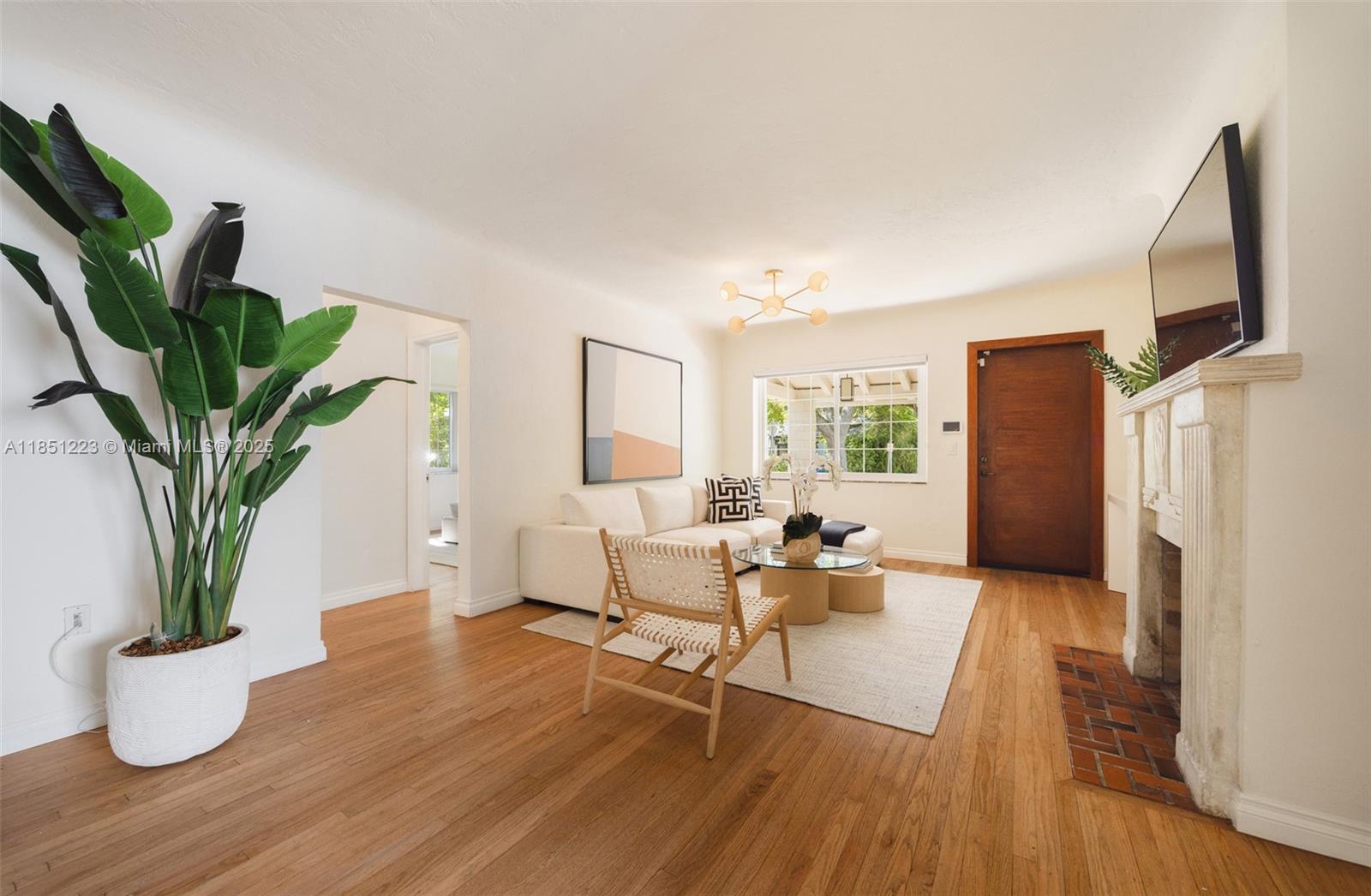 727 NE 76th St Miami, FL 33138