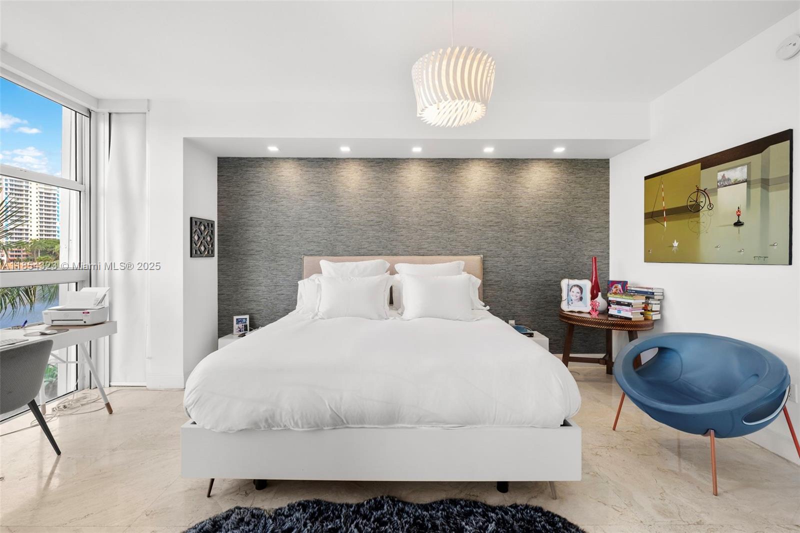 723 Crandon Blvd #305 Key Biscayne, FL 33149