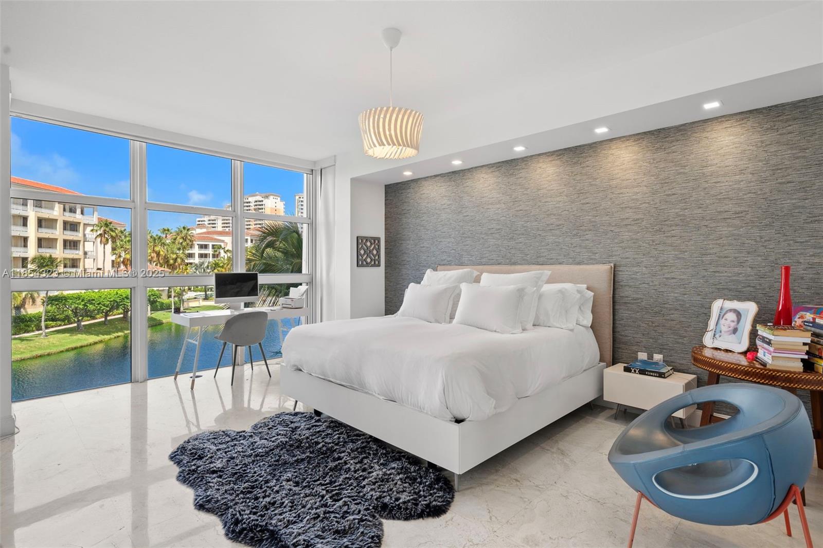 723 Crandon Blvd #305 Key Biscayne, FL 33149