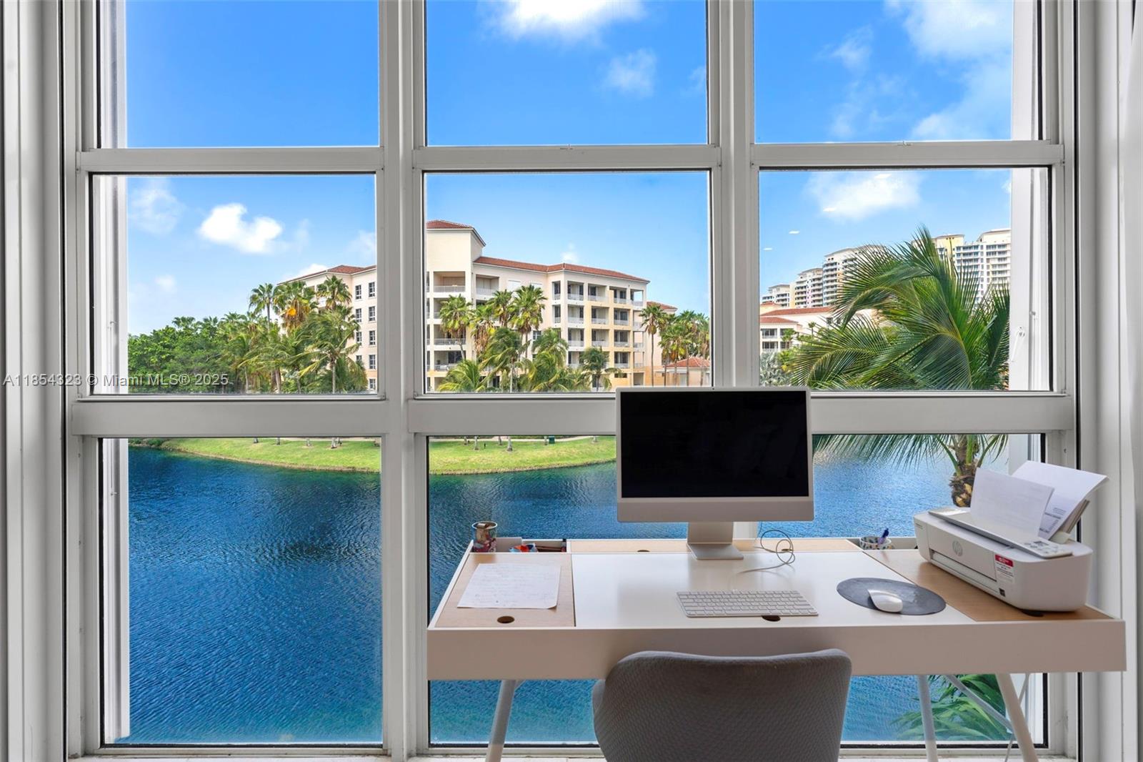 723 Crandon Blvd #305 Key Biscayne, FL 33149