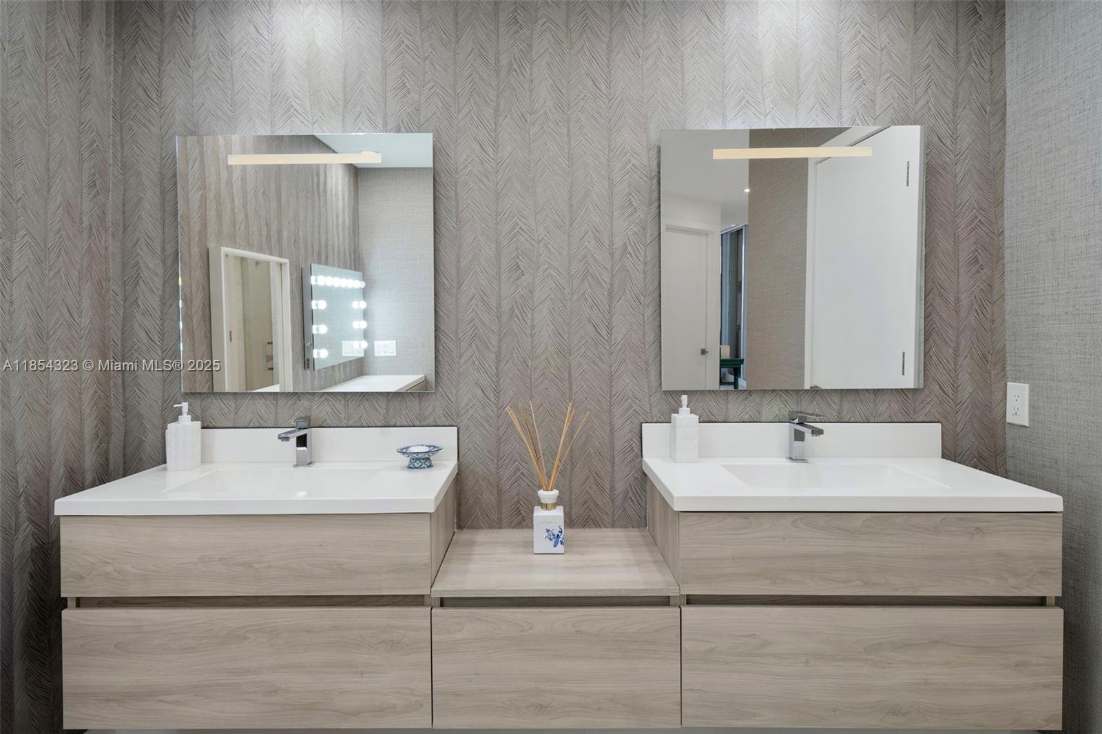 723 Crandon Blvd #305 Key Biscayne, FL 33149