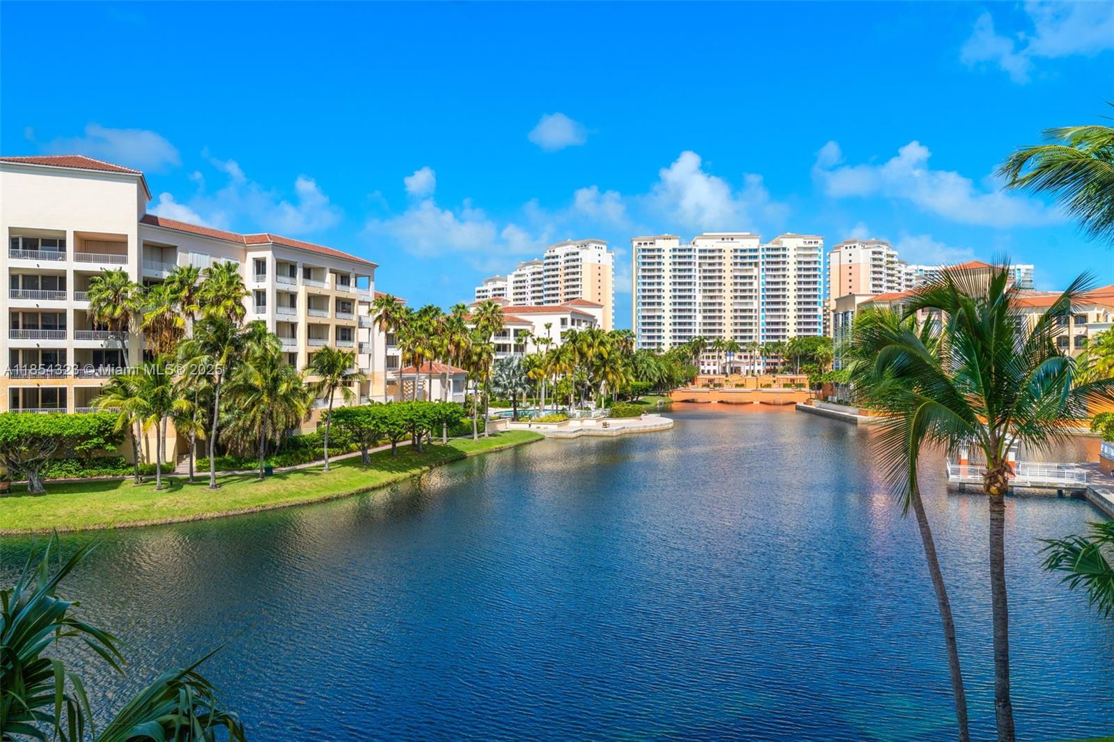 723 Crandon Blvd #305 Key Biscayne, FL 33149