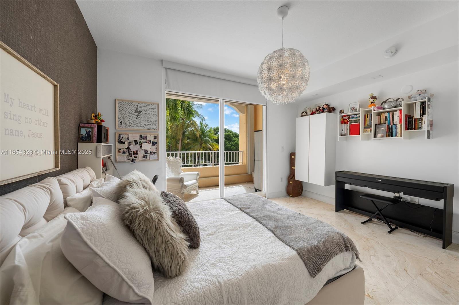 723 Crandon Blvd #305 Key Biscayne, FL 33149