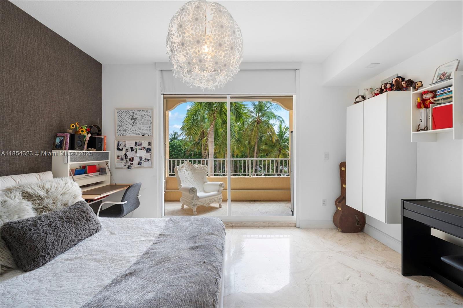 723 Crandon Blvd #305 Key Biscayne, FL 33149