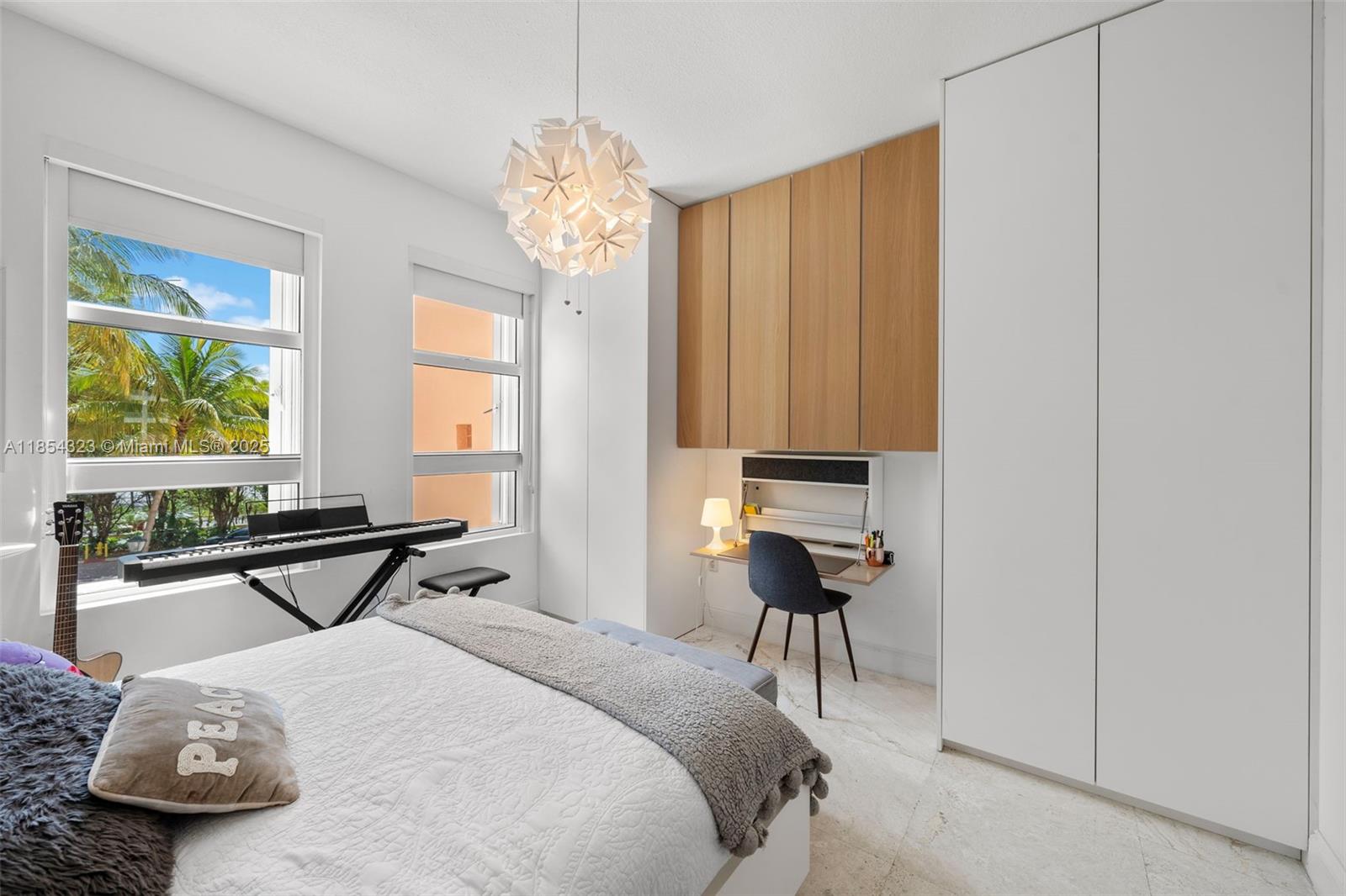 723 Crandon Blvd #305 Key Biscayne, FL 33149