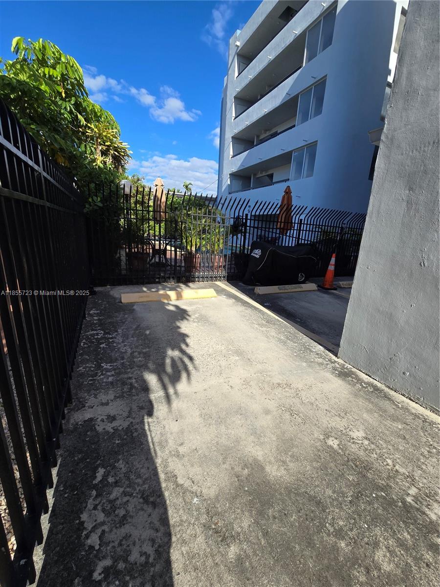 7440 Harding Ave #403,Miami Beach, FL 33141