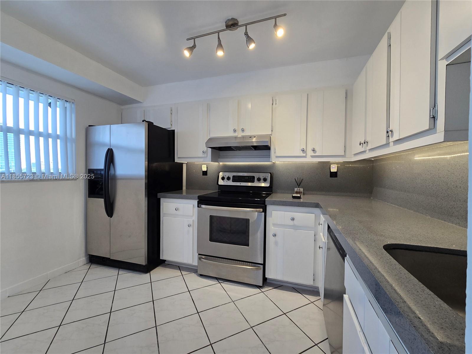 7440 Harding Ave #403,Miami Beach, FL 33141