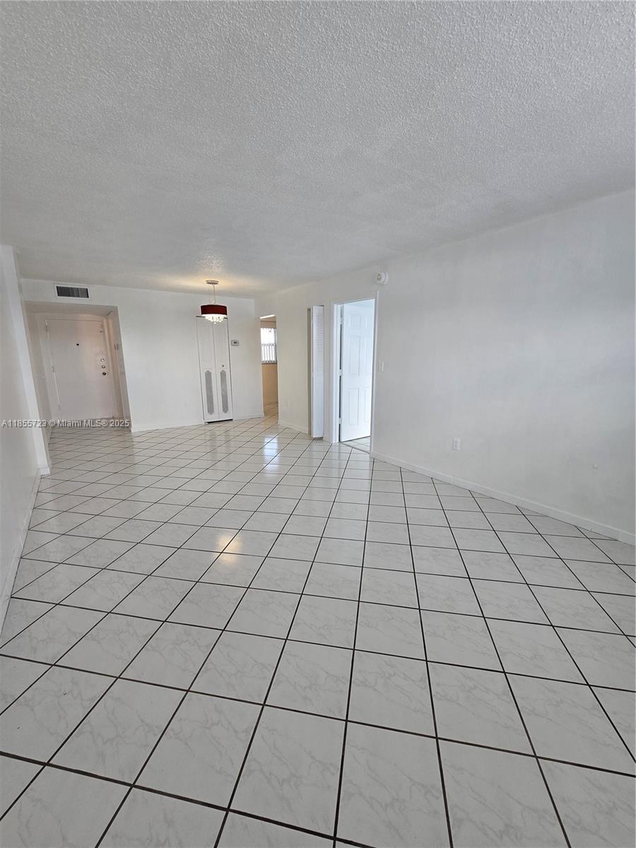 7440 Harding Ave #403,Miami Beach, FL 33141