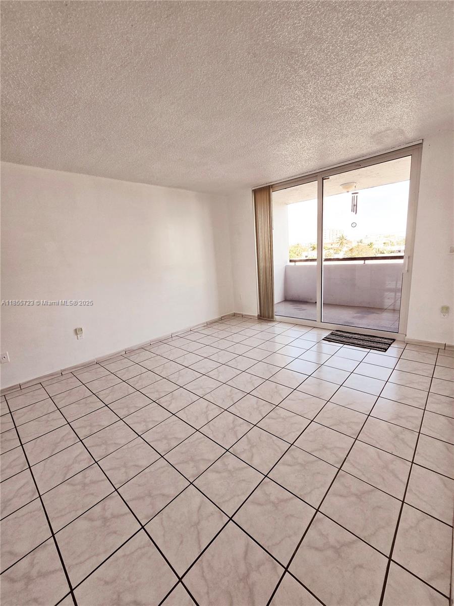 7440 Harding Ave #403,Miami Beach, FL 33141