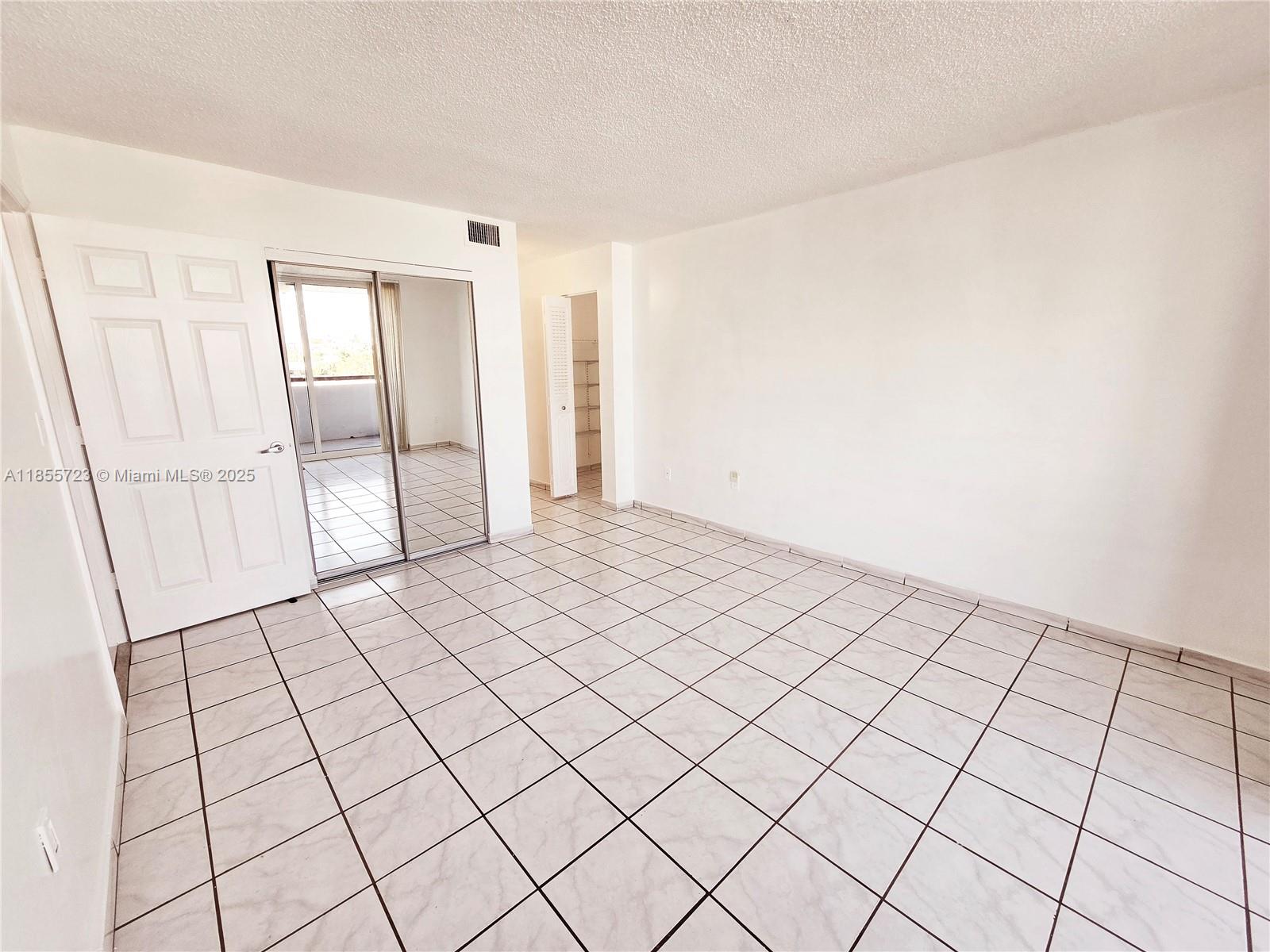 7440 Harding Ave #403,Miami Beach, FL 33141