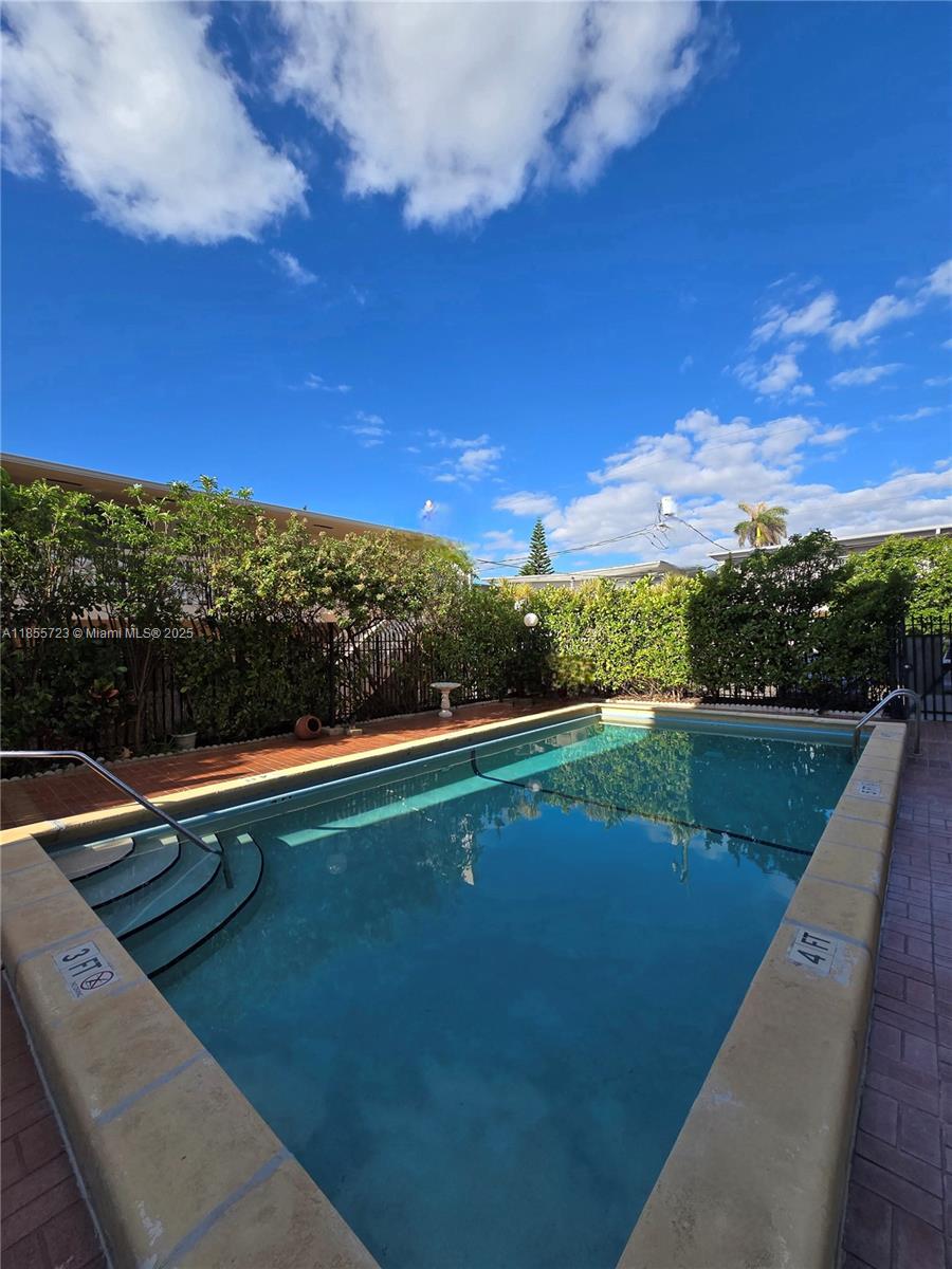 7440 Harding Ave #403,Miami Beach, FL 33141