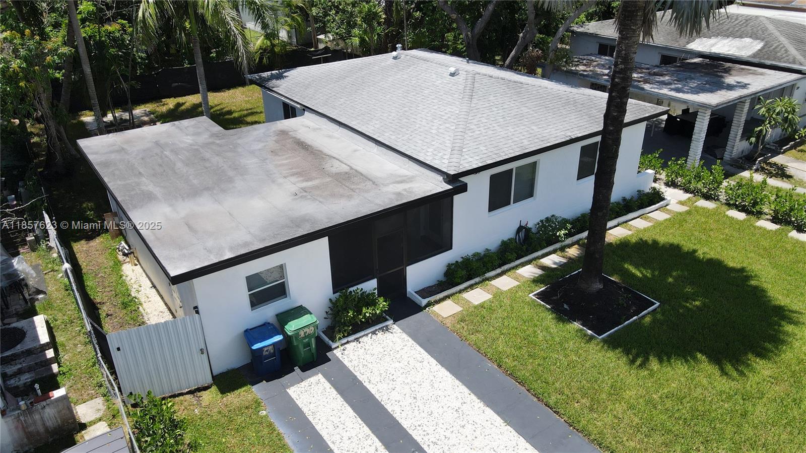 270 NE 162nd St