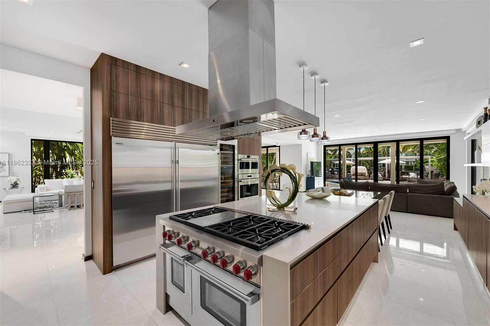 3734 Chase Ave Miami Beach, FL 33140