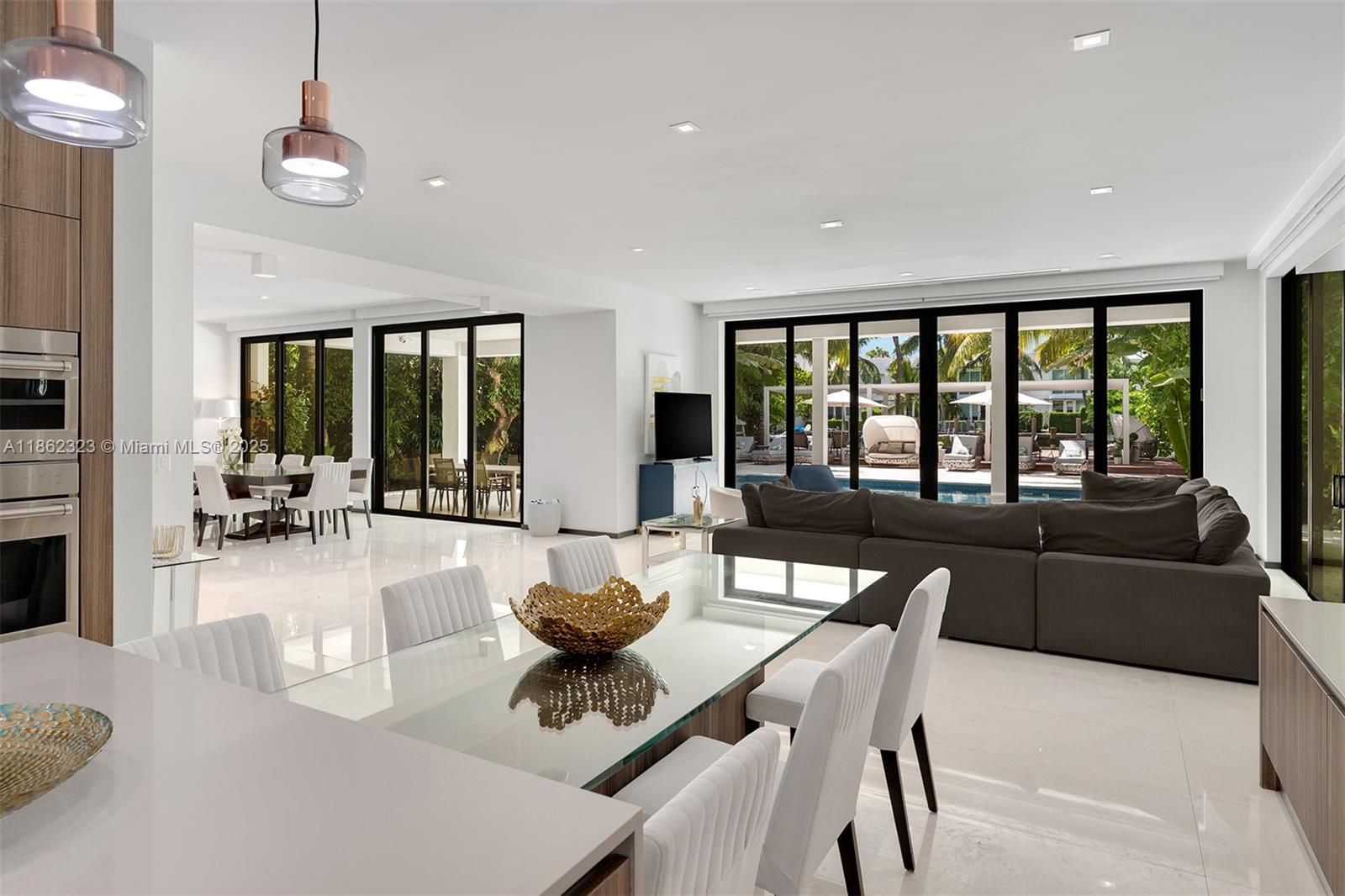 3734 Chase Ave Miami Beach, FL 33140