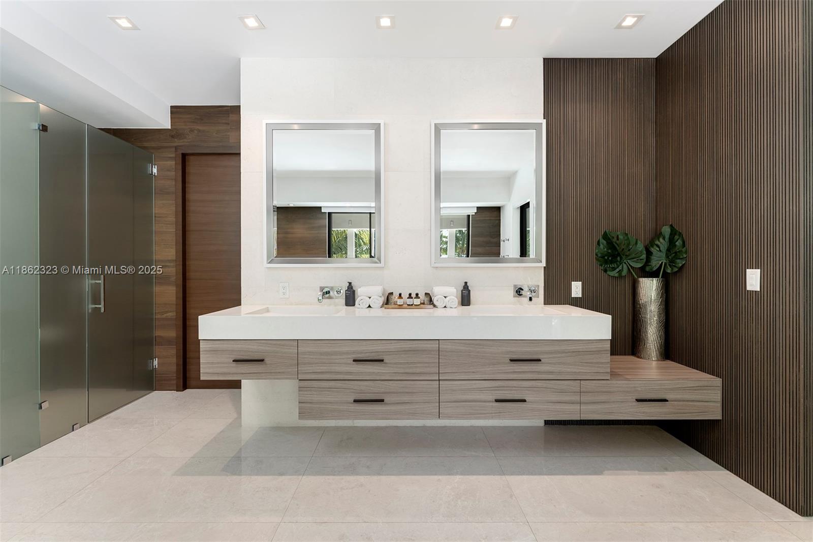 3734 Chase Ave Miami Beach, FL 33140